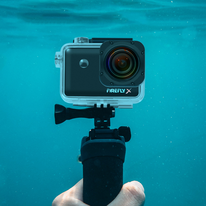 Can I use a waterproof action camera for snorkeling or diving?(图1)